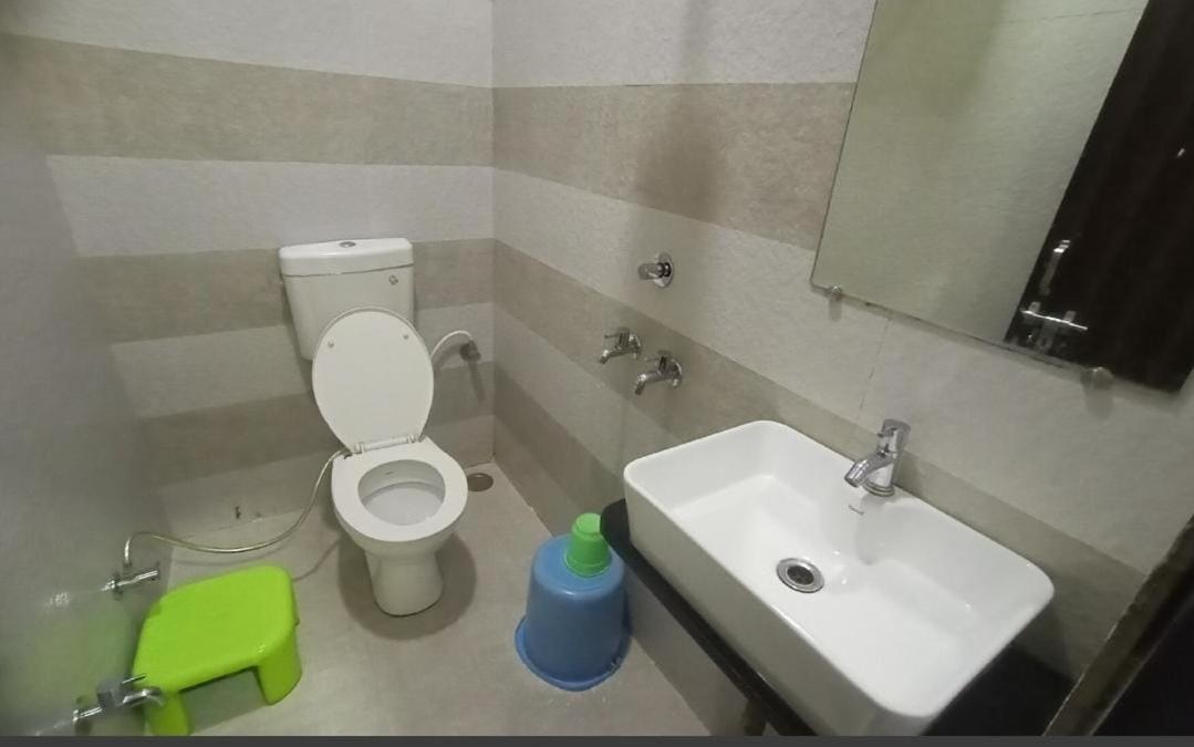 Hotel Paradise Stays Pachmarhi Bagian luar foto