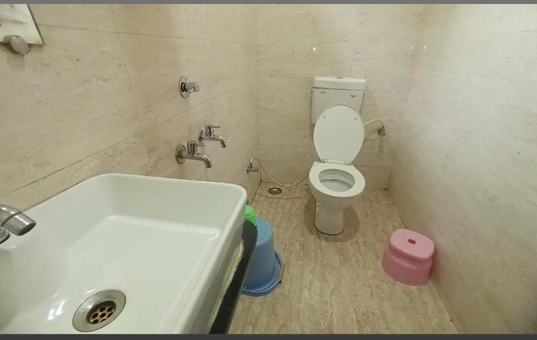 Hotel Paradise Stays Pachmarhi Bagian luar foto