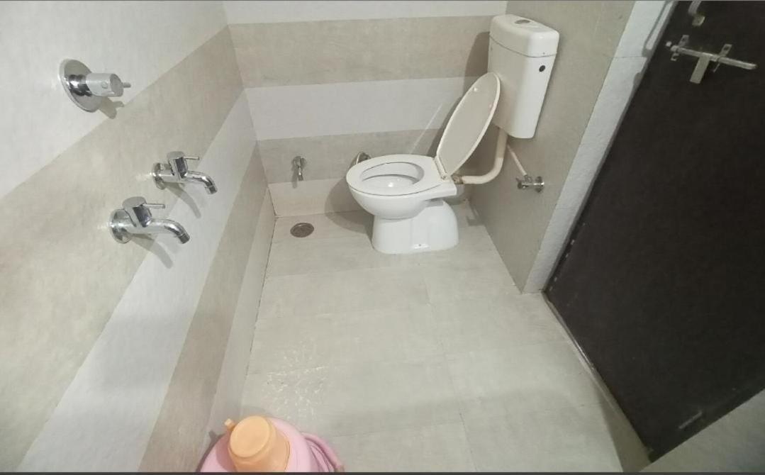 Hotel Paradise Stays Pachmarhi Bagian luar foto